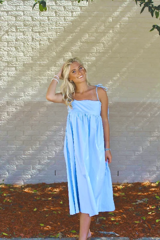 Pleated Women Dress with a Timeless and Elegant TextureCharlotte Scalloped Midi Dress