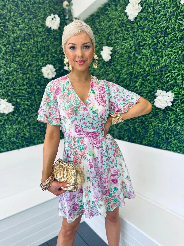 Empire Waist Women Dress to Accentuate the Bust and Conceal the Waist Empire Waist Women Dress to Accentuate the Bust and Conceal the Waist Gigi Pink Floral Angel Sleeve Skater Mini Dress